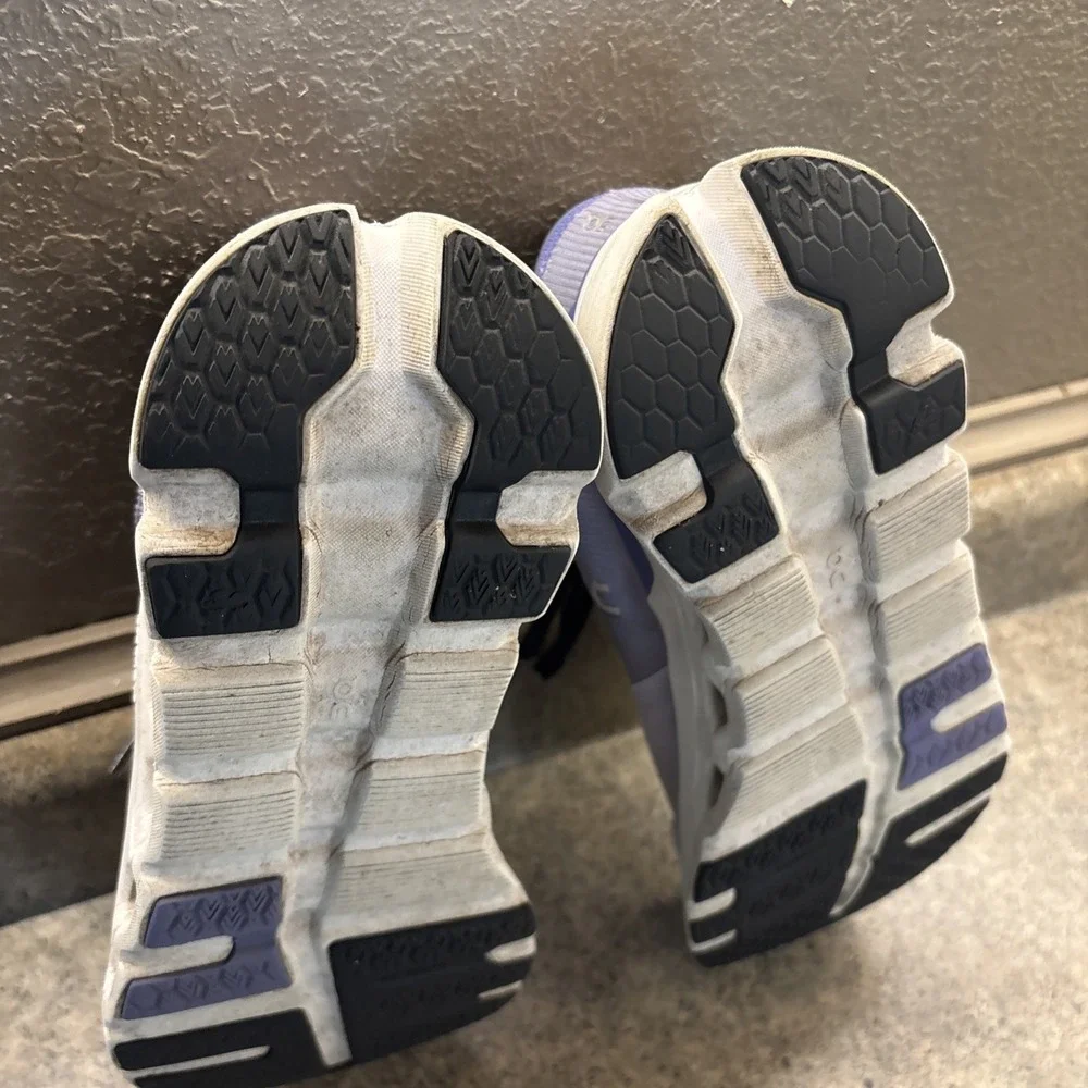 ON Cloudrunner 2 Nimbus Blue Women's Sz 8.5 Purple Very Good W/ Dirt Stains - Picture 11 of 12